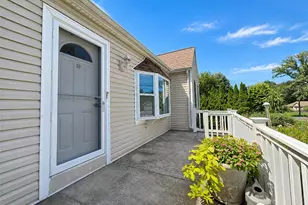 102 Magnolia Dr, Selden, NY 11784 - Photo 19