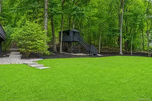 644 Bread and Cheese Hollow Rd, Northport, NY 11768 - Photo 23