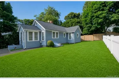 208 Vineyard Road, Huntington, NY 11743 - Photo 3