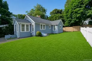 208 Vineyard Rd, Huntington, NY 11743 - Photo 3