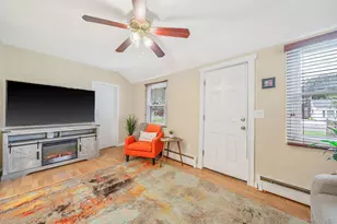 86 Woodycrest Dr, Farmingville, NY 11738 - Photo 5