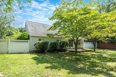 1050 Sipp Avenue, Medford, NY 11763 - Photo 29