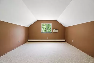 1050 Sipp Avenue, Medford, NY 11763 - Photo 21
