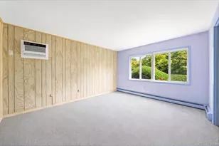 1050 Sipp Ave, Medford, NY 11763 - Photo 13