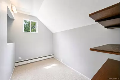 1050 Sipp Avenue, Medford, NY 11763 - Photo 23