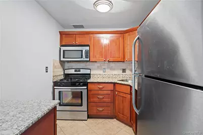 25 Franklin Avenue #2O, White Plains, NY 10601 - Photo 7