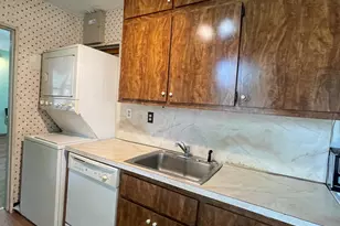 252-14 63rd Ave, Little Neck, NY 11362 - Photo 9