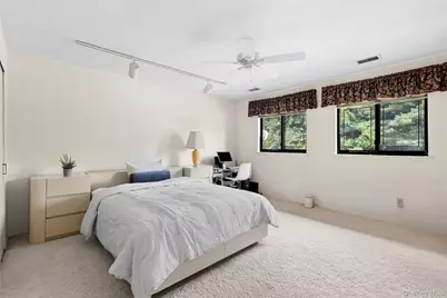 10 Doral Drive, Manhasset, NY 11030 - Photo 13