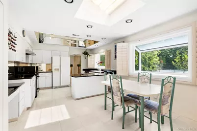 10 Doral Drive, Manhasset, NY 11030 - Photo 5