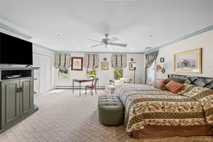 16 Winthrop Rd, Plainview, NY 11803 - Photo 19