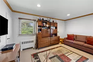 16 Winthrop Rd, Plainview, NY 11803 - Photo 15