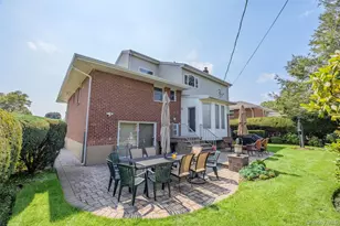 16 Winthrop Rd, Plainview, NY 11803 - Photo 29
