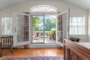 4 Dairy Dr, Glen Cove, NY 11542 - Photo 17