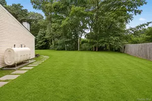 4 Shelley Ct, Middle Island, NY 11953 - Photo 25