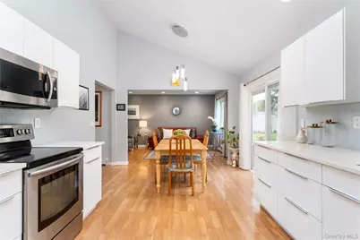 4 Shelley Court, Middle Island, NY 11953 - Photo 7