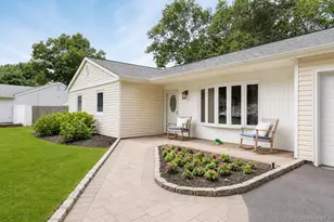 4 Shelley Ct, Middle Island, NY 11953 - Photo 17