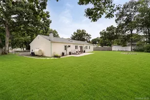 4 Shelley Ct, Middle Island, NY 11953 - Photo 23