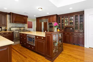 235 Centre Island Rd, Oyster Bay, NY 11771 - Photo 5