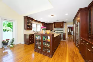 235 Centre Island Rd, Oyster Bay, NY 11771 - Photo 7