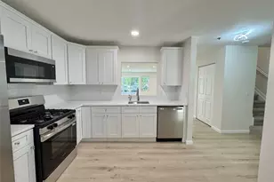 43 Commodore Cir, Port Jefferson Station, NY 11776 - Photo 5