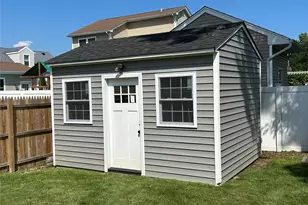 704 Myrtle Ave, West Islip, NY 11795 - Photo 5