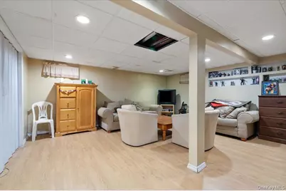 369 Central Avenue, Deer Park, NY 11729 - Photo 23