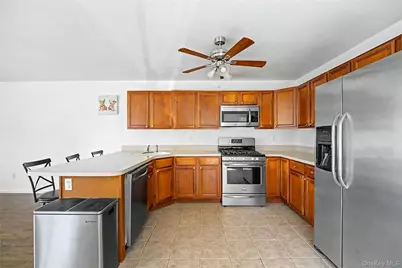 94 Greaves Avenue, New York, NY 10308 - Photo 9