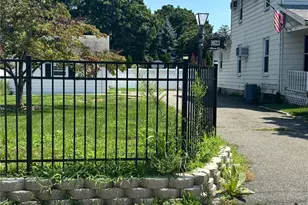 1023 Newbridge Rd, Bellmore, NY 11710 - Photo 9
