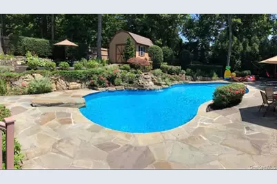 10 George Hill Road, Mount Sinai, NY 11766 - Photo 5