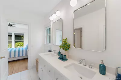 10 Peconic View Court, Southampton, NY 11968 - Photo 23