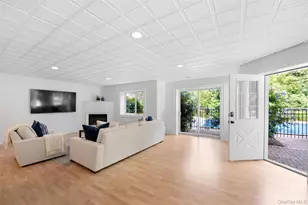 10 Peconic View Ct, Southampton, NY 11968 - Photo 31