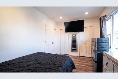 6932 Gouverneur Avenue, Arverne, NY 11692 - Photo 13