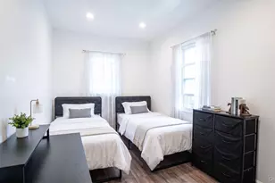69-32 Gouverneur Ave, Arverne, NY 11692 - Photo 9
