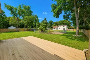 36 Fifty Acre Rd S, Smithtown, NY 11787 - Photo 43