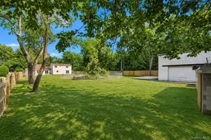 36 Fifty Acre Rd S, Smithtown, NY 11787 - Photo 37