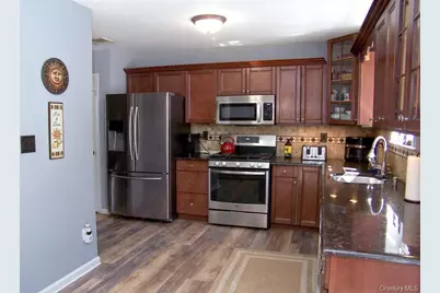 11 Doral Lane, Yaphank, NY 11980 - Photo 7