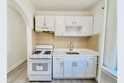 1823 Radcliff Avenue, Bronx, NY 10462 - Photo 9