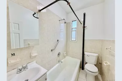1823 Radcliff Avenue, Bronx, NY 10462 - Photo 17