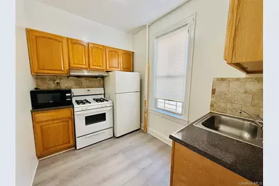 1823 Radcliff Avenue, Bronx, NY 10462 - Photo 3