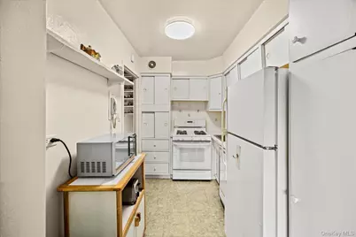 125-10 Queens Boulevard #716, Kew Gardens, NY 11415 - Photo 17
