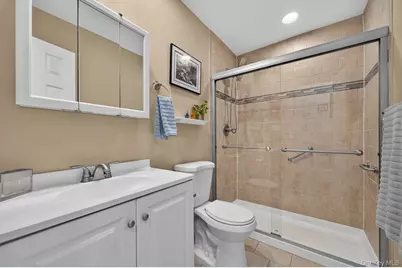 2 Anchorage #5A, Oyster Bay, NY 11771 - Photo 17