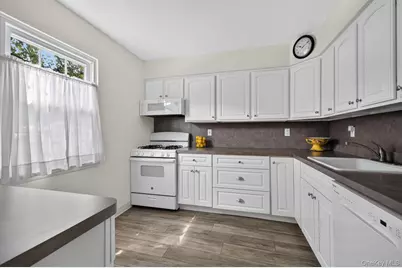 2 Anchorage #5A, Oyster Bay, NY 11771 - Photo 11