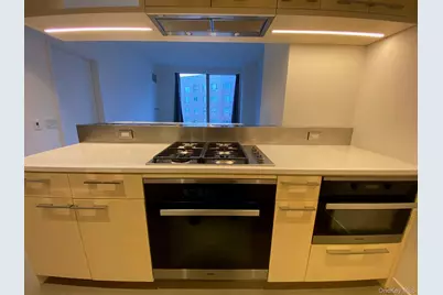 252 South Street #12G, New York, NY 10002 - Photo 31