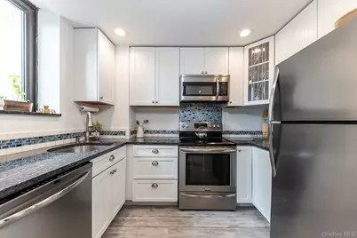 100 W Broadway #1H, Long Beach, NY 11561 - Photo 9