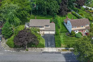 10 Foothill Ln, Smithtown, NY 11787 - Photo 35