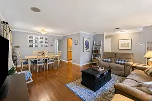 8 Starlight Dr, Commack, NY 11725 - Photo 11