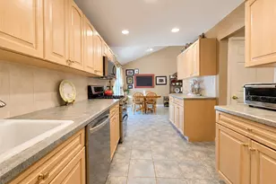 8 Starlight Dr, Commack, NY 11725 - Photo 3