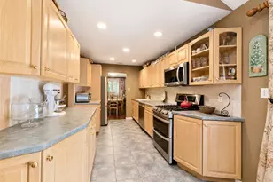 8 Starlight Dr, Commack, NY 11725 - Photo 5