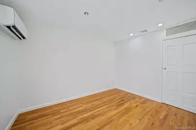 2858 Sampson Avenue, Bronx, NY 10465 - Photo 15