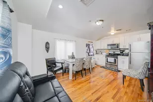 2858 Sampson Ave, Bronx, NY 10465 - Photo 11